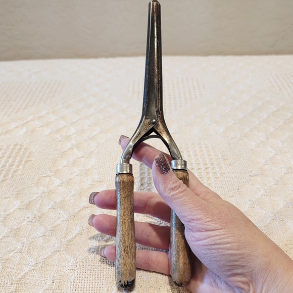Antique Victorian Hair Mustache Curler Ringlet Curling Crimping Iron Wood Handle - Picture 11 of 13